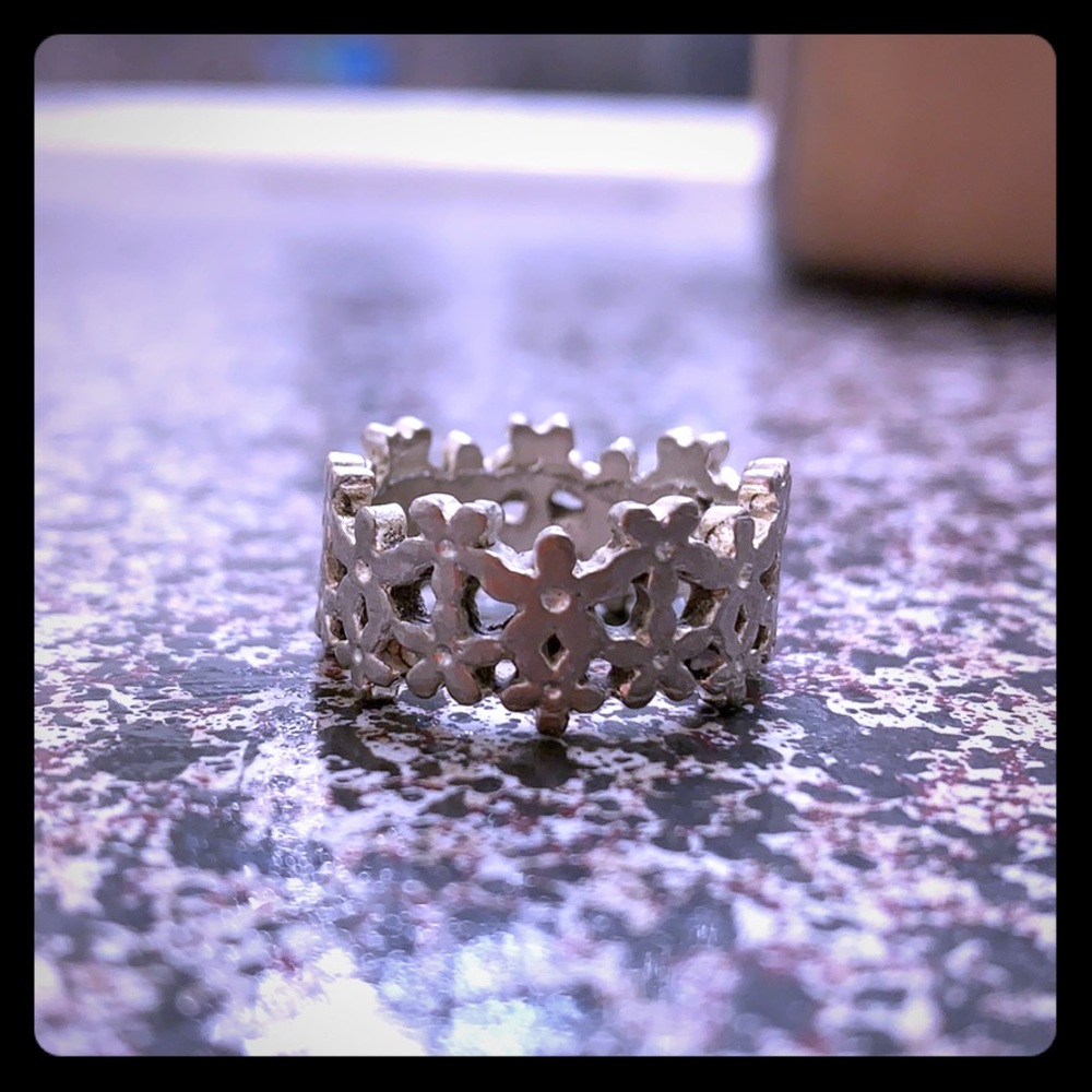 Ring  that has flower markings on it🎉